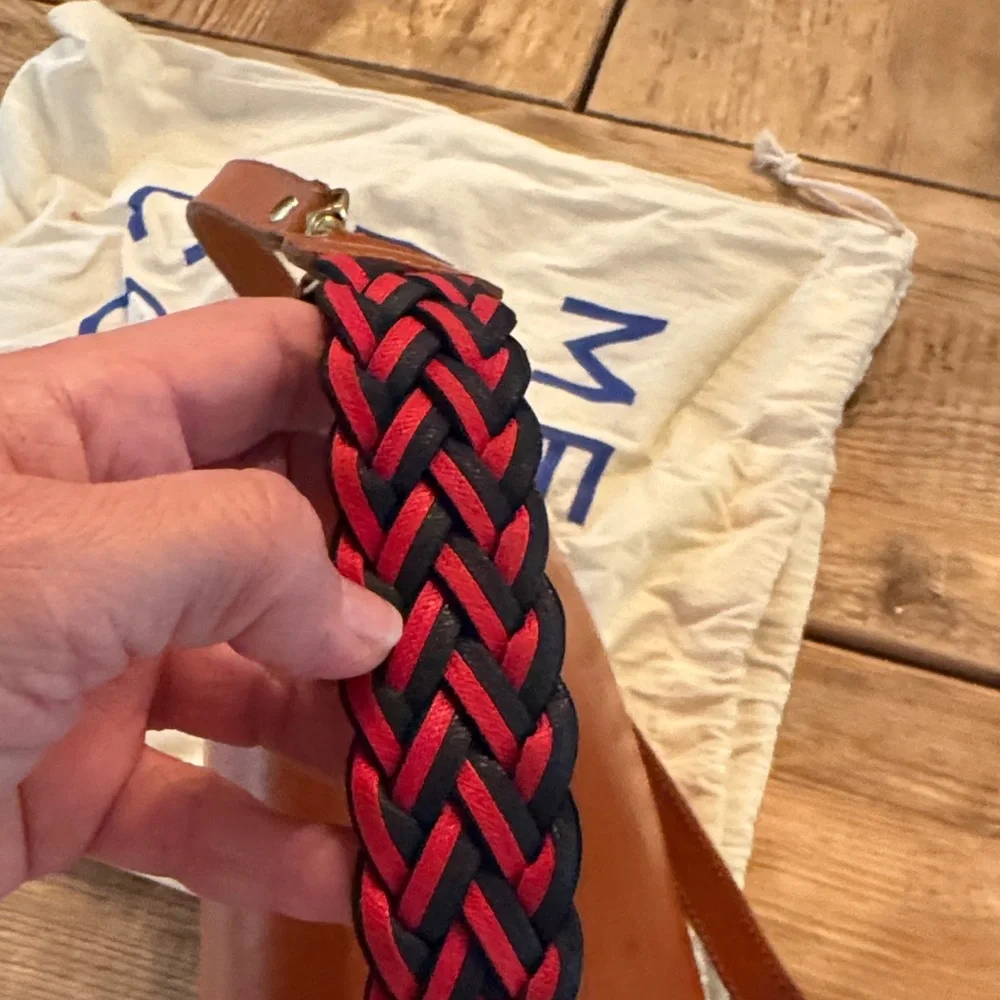 Elegant Tan Leather Shoulder Bag with Braided Accent - Picture 7 of 9